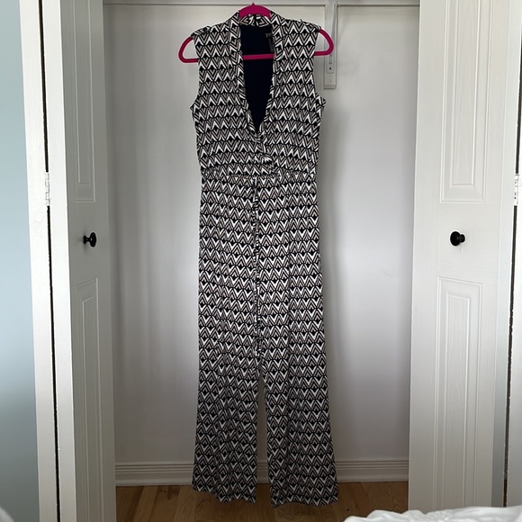 Enfocus Studio patterned Jumpsuit with zip closure and elastic waist. - Picture 1 of 5
